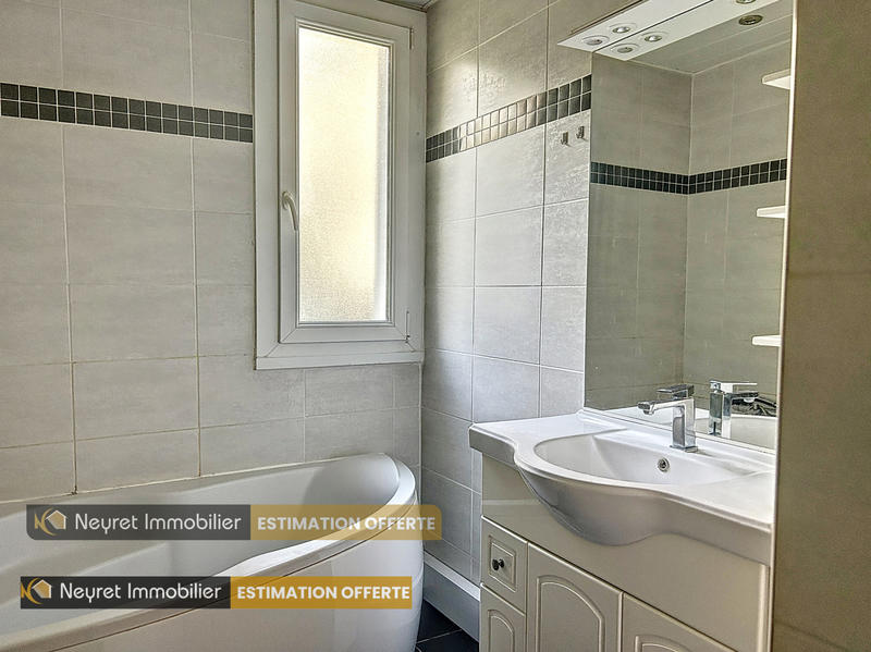 Appartement - 79 m² - 4 pièces