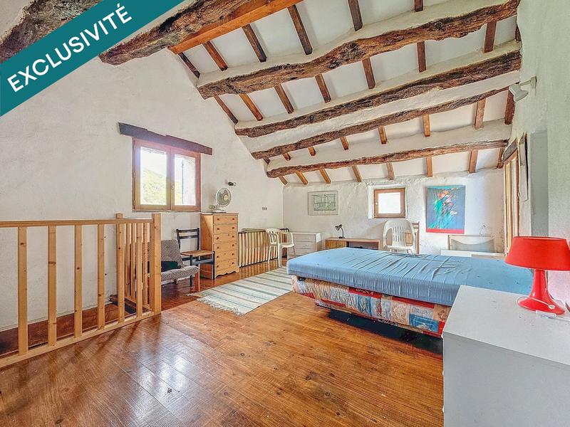 Propriété - 249 m² - 8 pièces