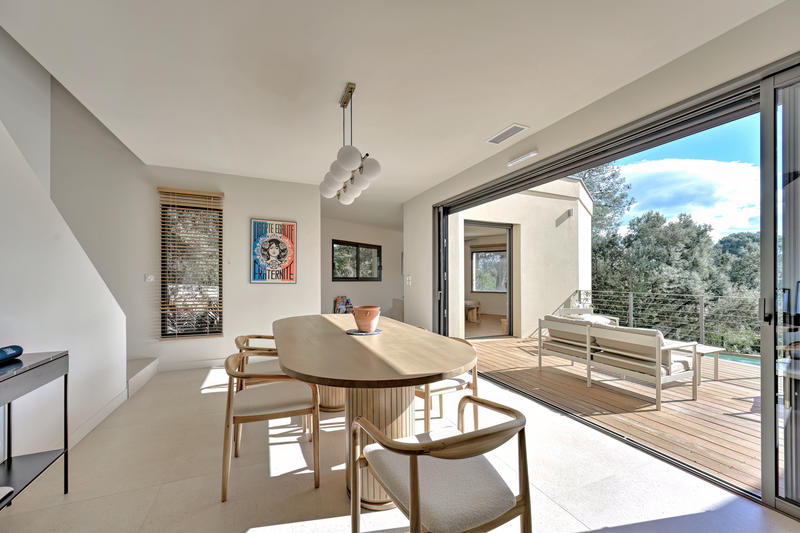 Villa - 167 m² - 6 pièces