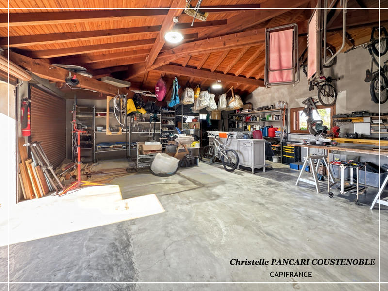 Maison - 204 m² - 6 pièces