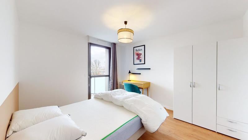 Appartement - 99 m² - 6 pièces