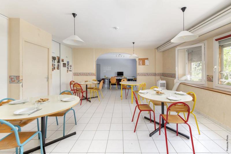 Maison - 3 706 m² - 13 pièces