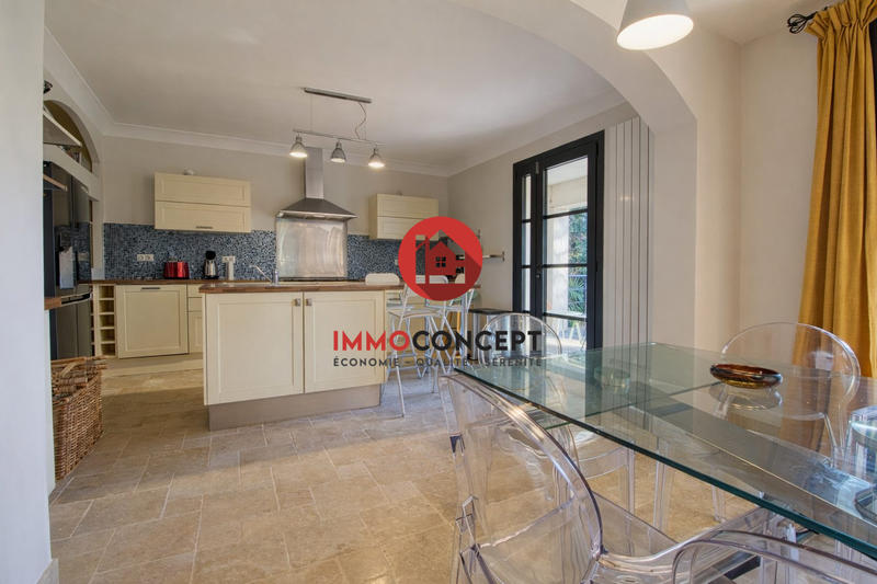 Villa - 260 m² - 7 pièces