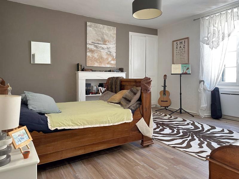 Appartement - 99 m² - 5 pièces