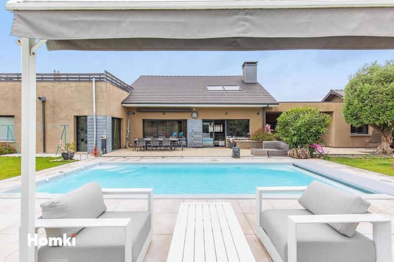 Propriété - 237 m² - 5 pièces