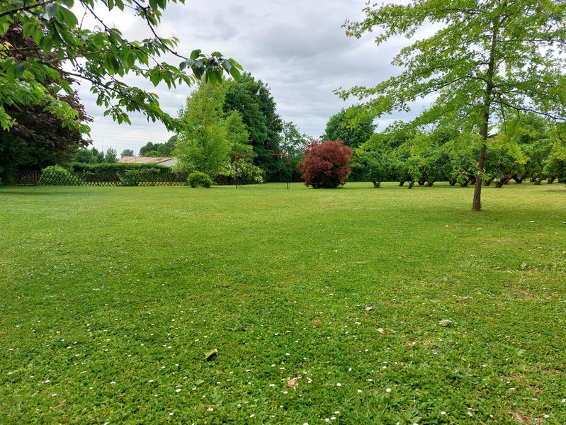 Maison - 220 m² - 11 pièces