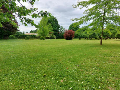 Maison - 220 m² - 11 pièces