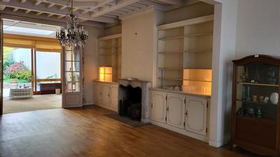 Maison - 277 m² - 8 pièces