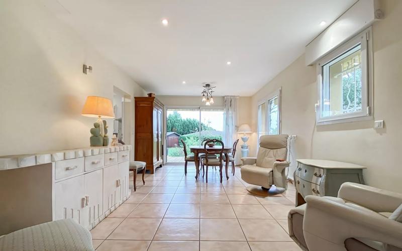 Propriété - 210 m² - 10 pièces