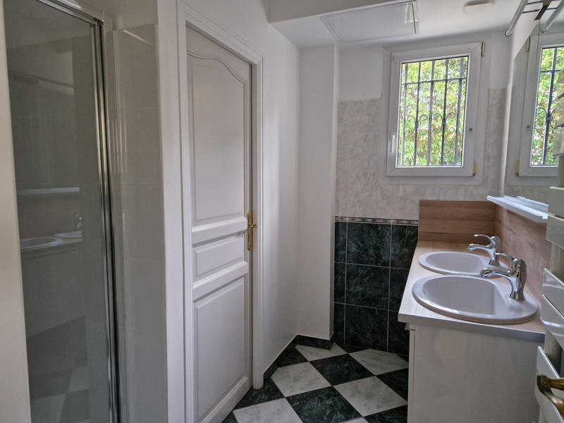 Maison - 194 m² - 10 pièces