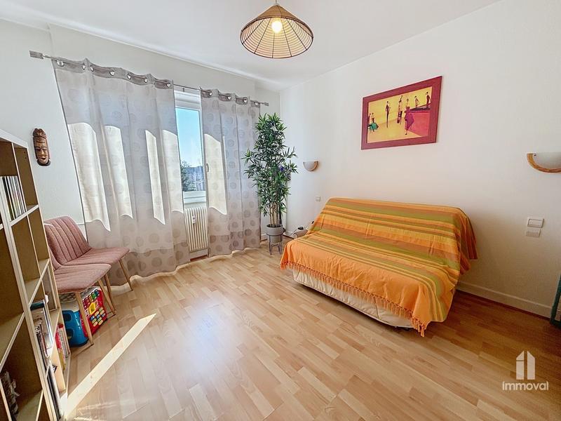 Appartement - 85 m² - 5 pièces