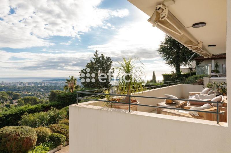 Villa - 402 m² - 11 pièces