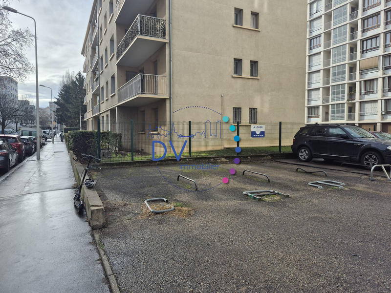 Parking / Garage - 11 m²