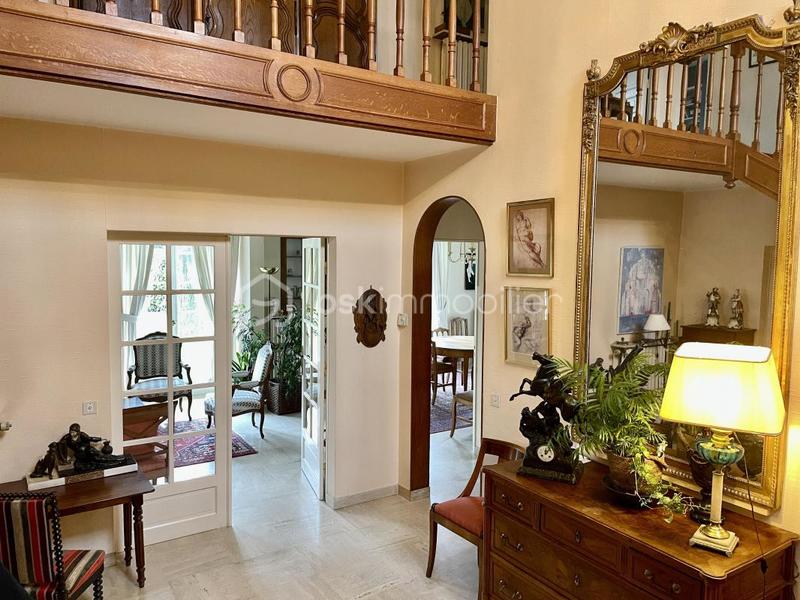 Maison en pierre - 219 m² - 8 pièces