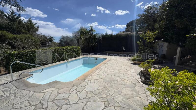 Maison - 99 m² - 4 pièces