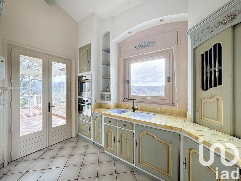 Maison - 147 m² - 5 pièces