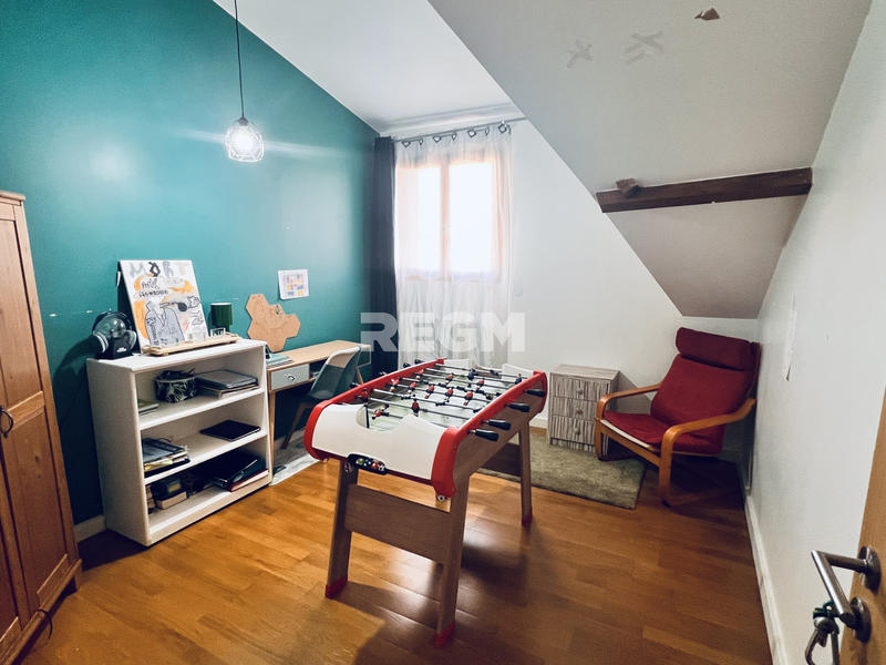 Maison - 223 m² - 7 pièces