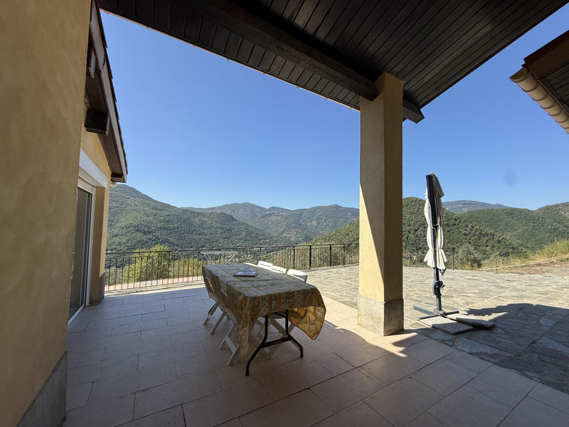 Maison - 265 m² - 6 pièces