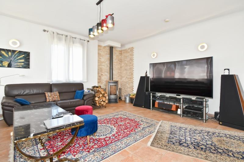 Villa - 227 m² - 10 pièces