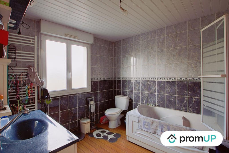 Maison - 200 m² - 11 pièces