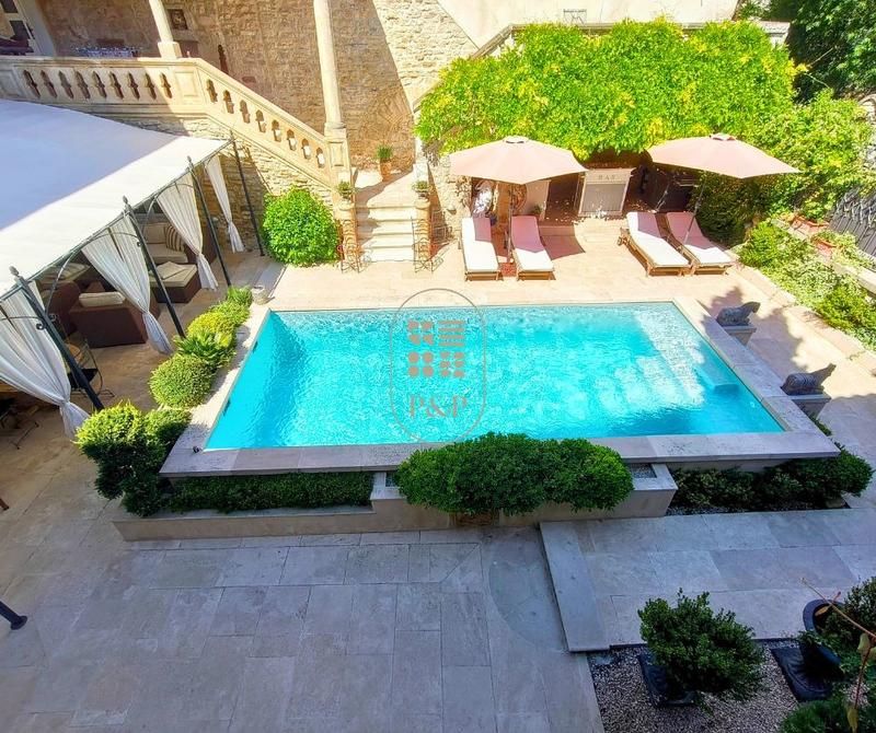 Mas - 431 m² - 10 pièces