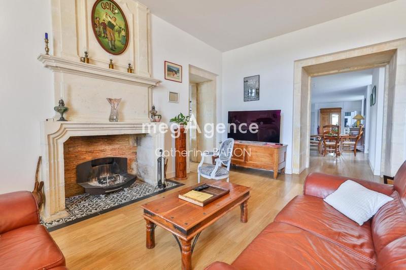 Appartement - 220 m² - 8 pièces