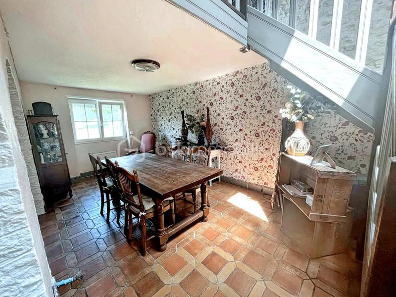 Maison en pierre - 139 m² - 8 pièces