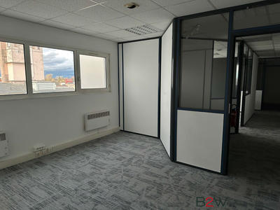 Bureau - 87 m² - 4 pièces