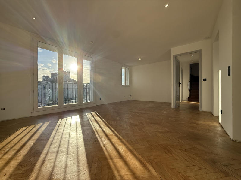 Appartement - 97 m² - 5 pièces