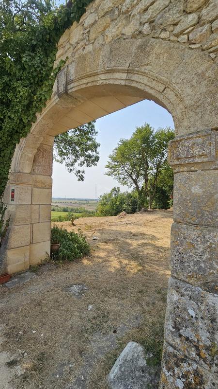 Maison - 337 m² - 6 pièces