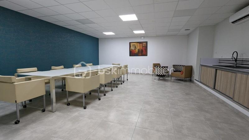 Bureau - 200 m² - 6 pièces