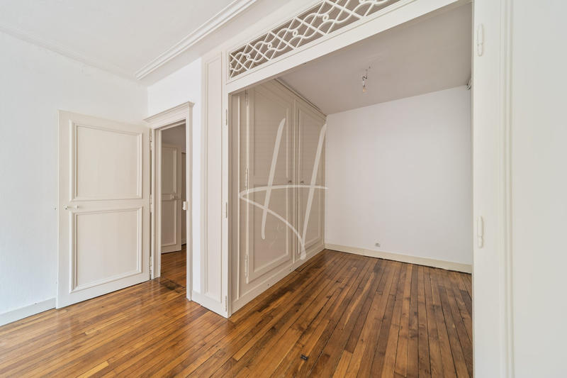 Appartement - 90 m² - 4 pièces