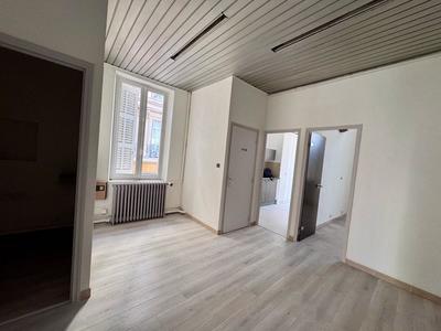 Appartement - 136 m² - 6 pièces