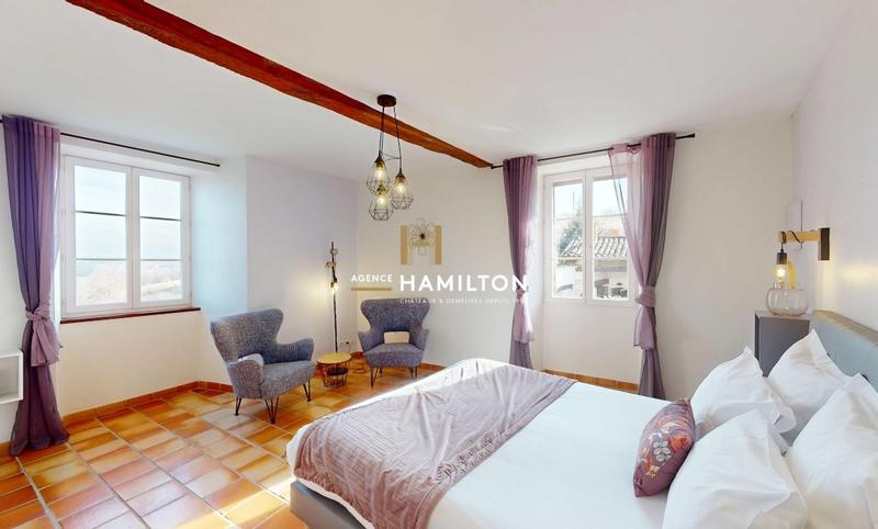 Maison de campagne - 532 m² - 11 pièces