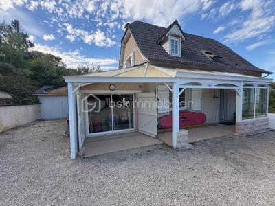 Maison traditionnelle - 117 m² - 5 pièces