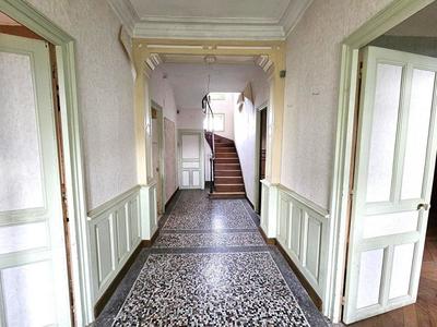 Demeure - 180 m² - 9 pièces