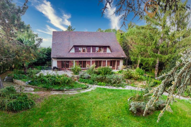 Maison bourgeoise - 300 m² - 8 pièces