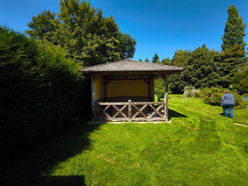 Maison - 225 m² - 7 pièces