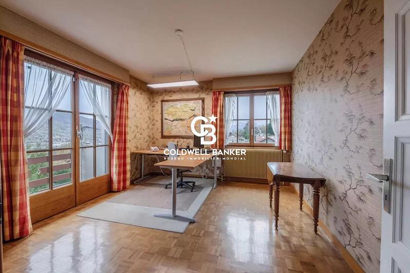 Maison - 206 m² - 10 pièces