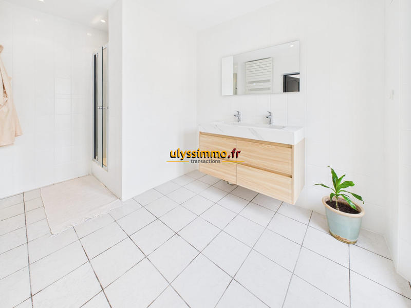 Maison ancienne - 230 m² - 6 pièces