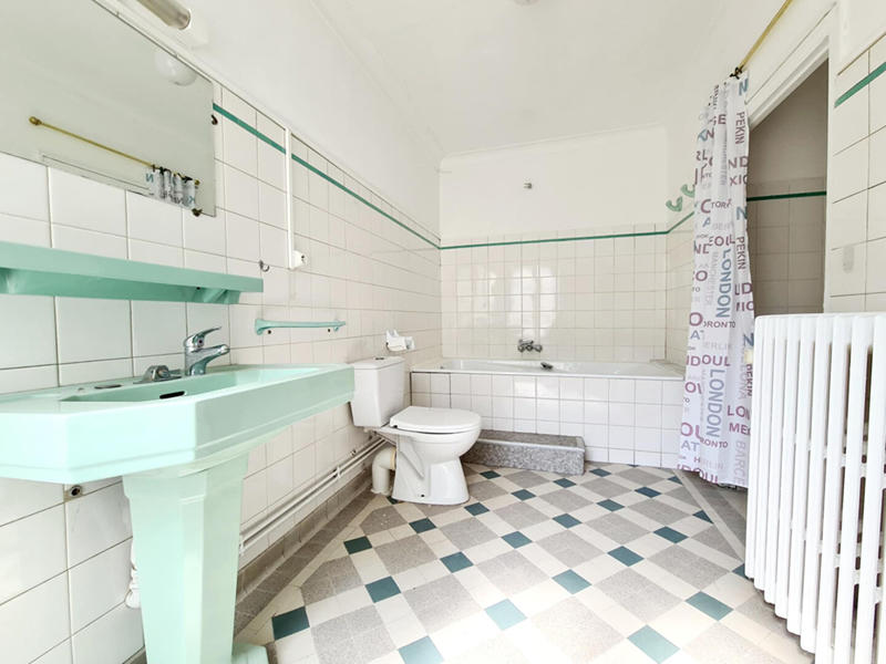 Maison - 180 m² - 7 pièces