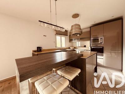 Maison - 99 m² - 4 pièces