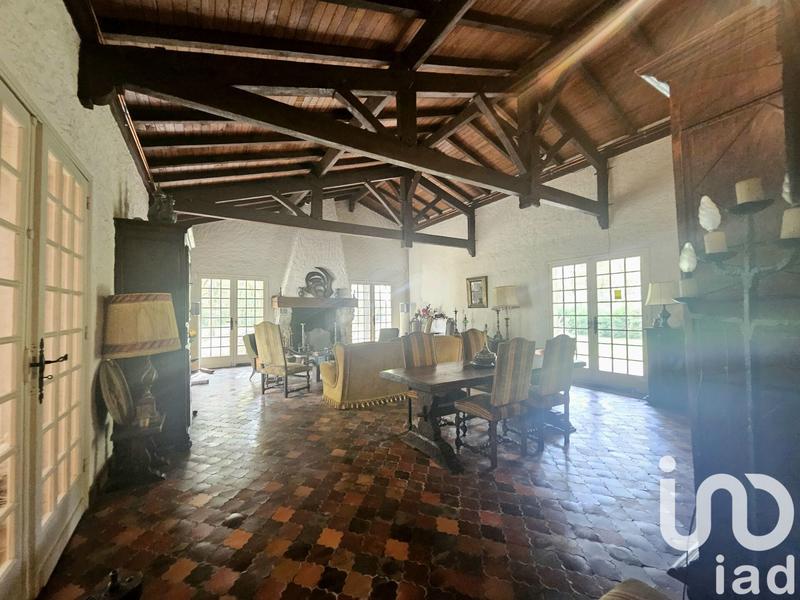 Maison - 258 m² - 8 pièces