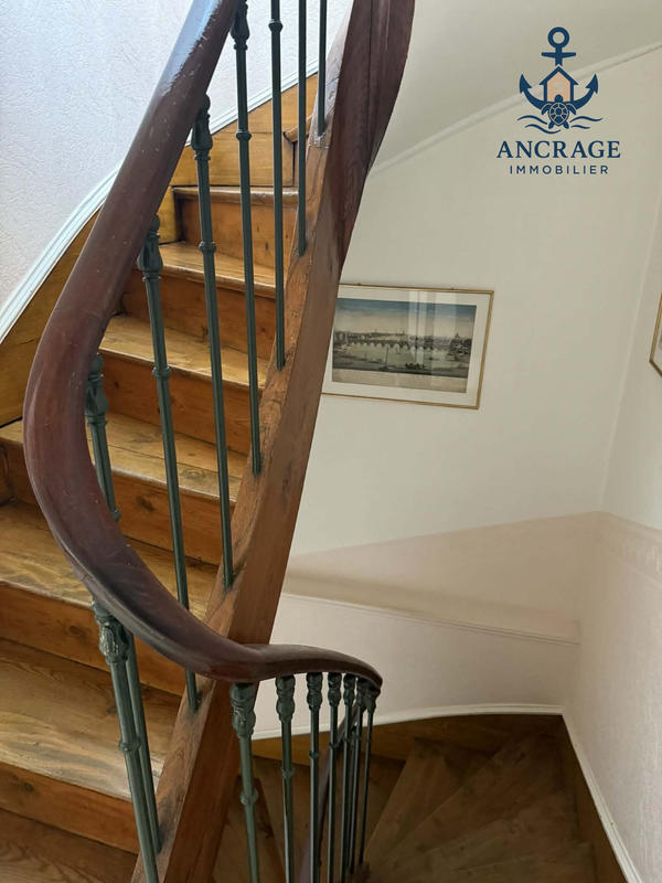 Maison ancienne - 290 m² - 6 pièces