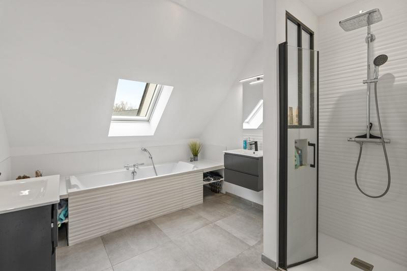 Maison contemporaine - 145 m² - 6 pièces