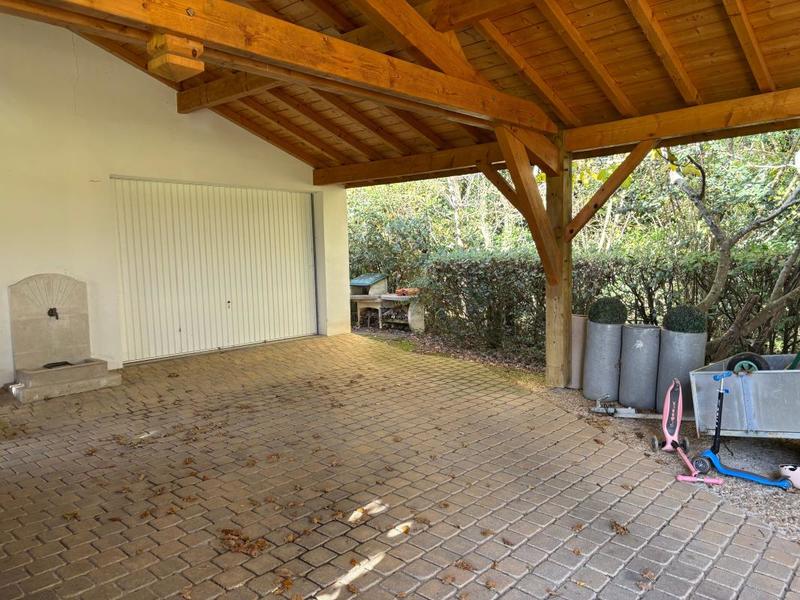 Maison - 240 m² - 6 pièces