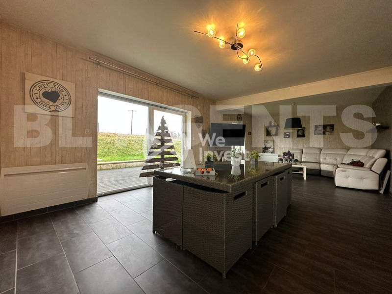 Maison - 200 m² - 5 pièces