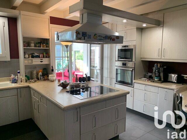 Maison - 166 m² - 7 pièces