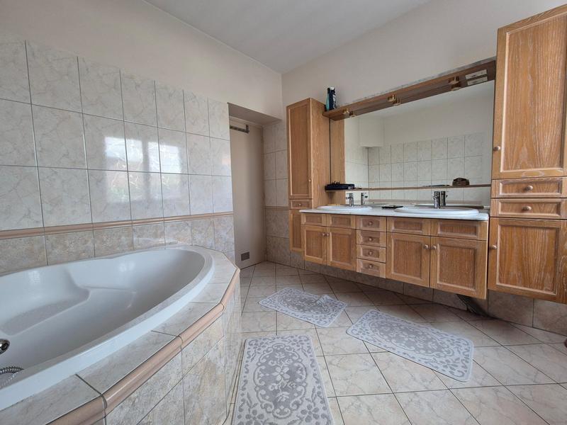 Maison - 193 m² - 5 pièces