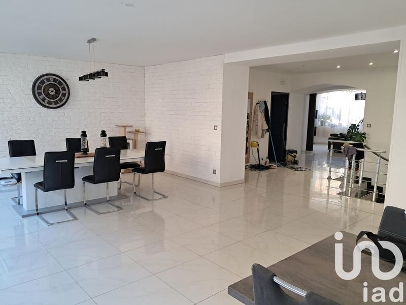 Appartement - 276 m² - 8 pièces